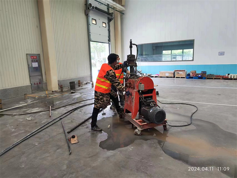 青山湖厂房地面下沉塌陷注浆加固施工